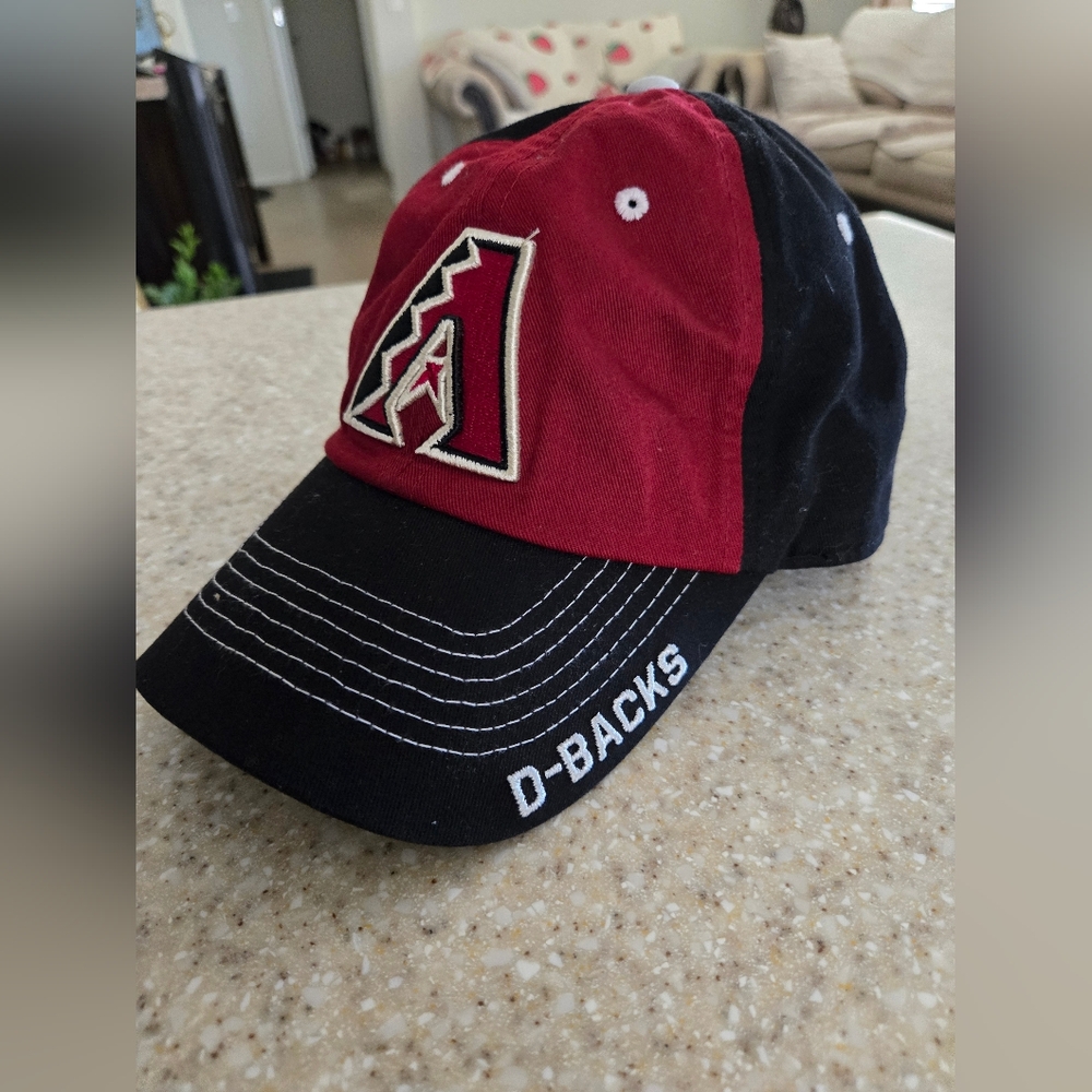 Red and Black D-Backs Baseball Cap - Picture 2 of 8